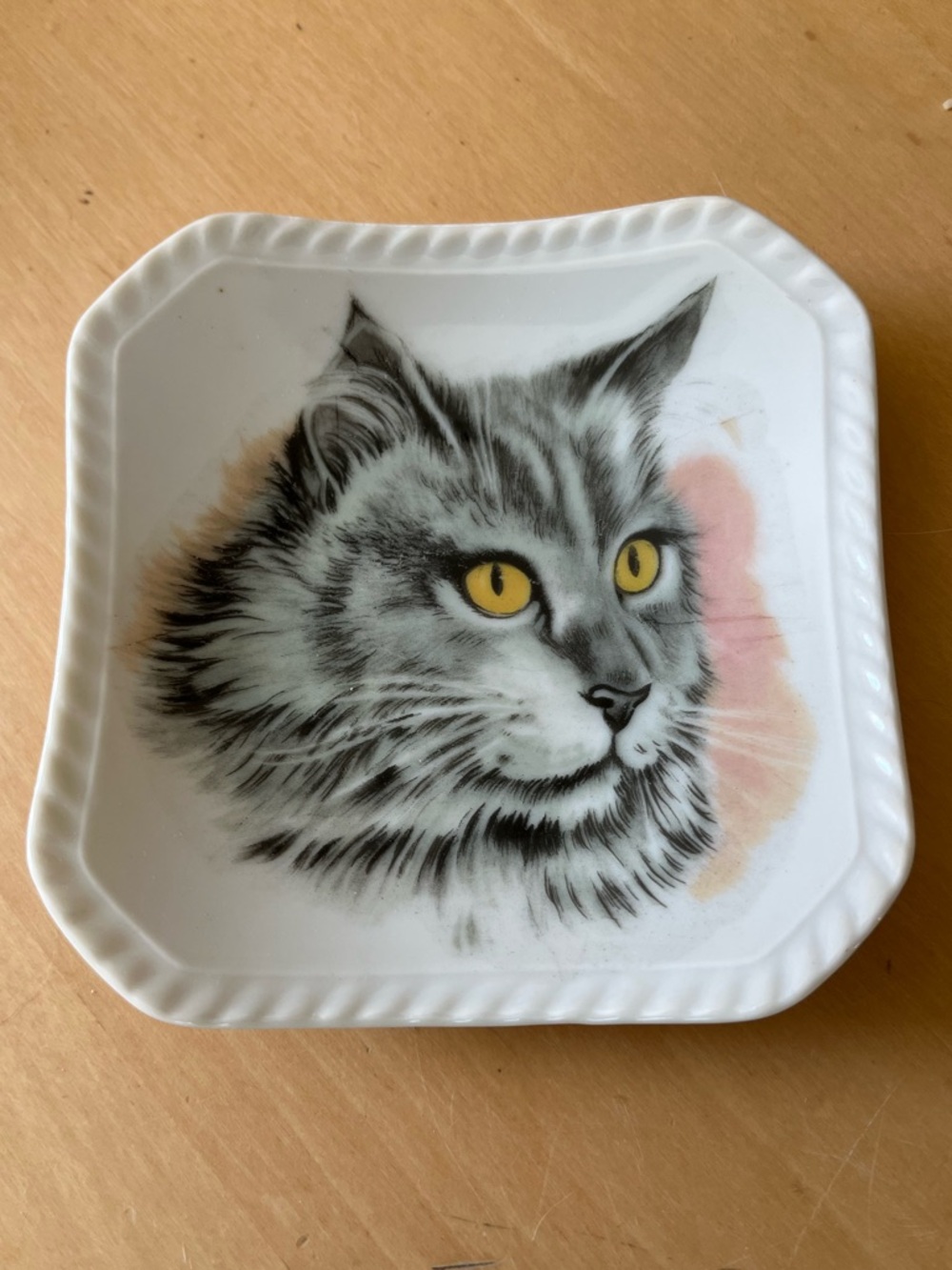 Vintage Cat Trinket Dish with Gray Tabby Portrait - White Made in Japan - Picture 2 of 8